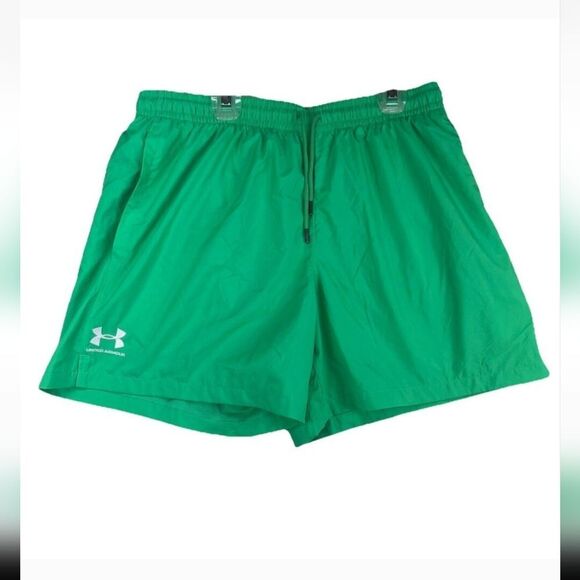 1250 NWT UA Icon Men's 5.5" Volley Shorts Vapor Green / White - Picture 3 of 5